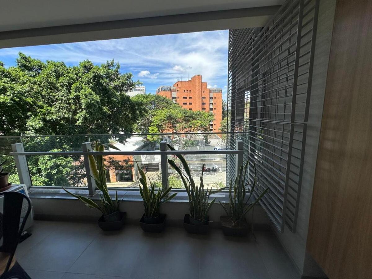 With 01 Bedroom And Air Conditioning! *