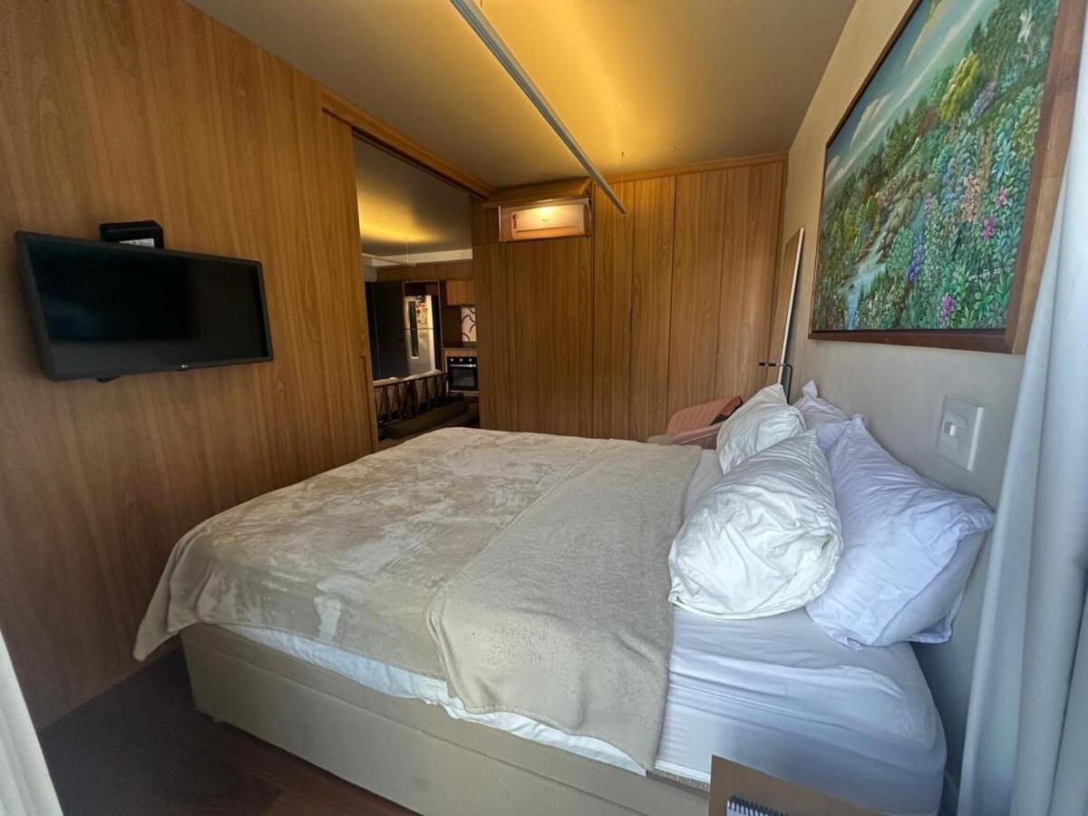 With 01 Bedroom And Air Conditioning! Sao Paulo