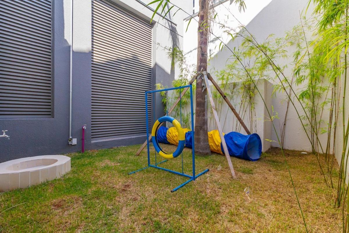 Fl1110 - Little Barcelona, Lado Da Faria Lima, Com Piscina. Apartamento São Paulo