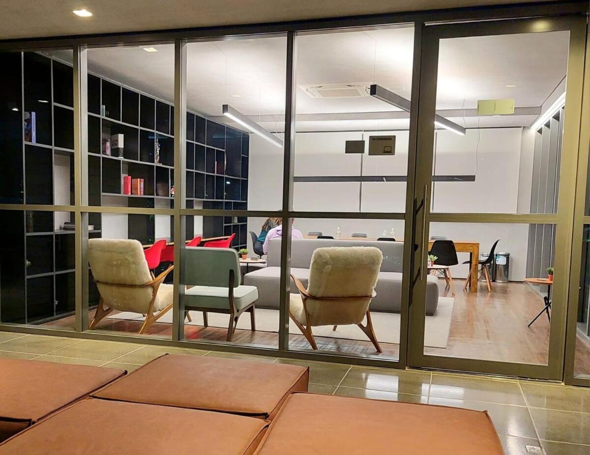 Apto Na Oscar Freire Prox Hc Fmusp Nubank, Metro Apartment *