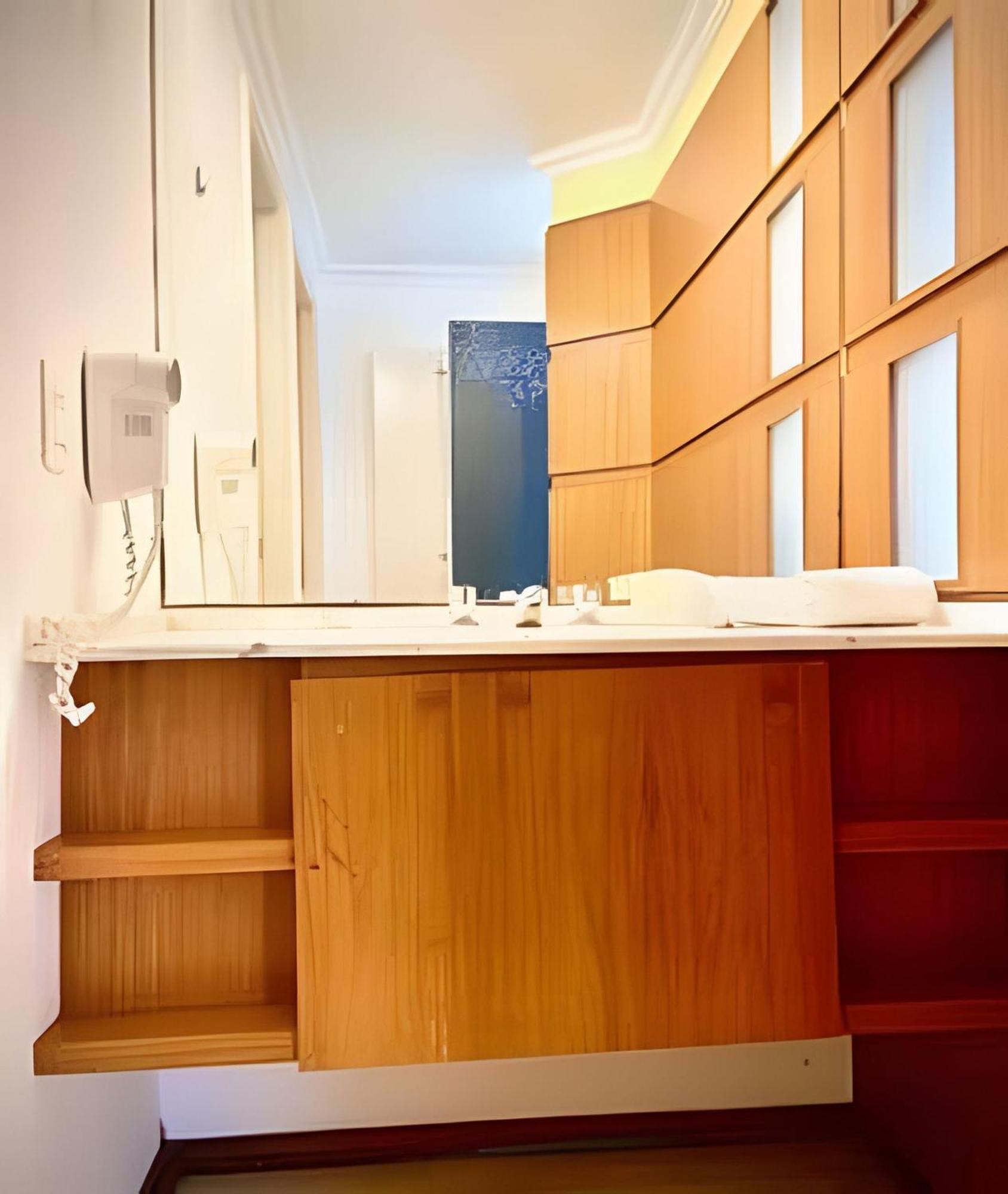 Apartamento Quality Bc 2 Dorm Piscina Wifi Academia Vaga Metro