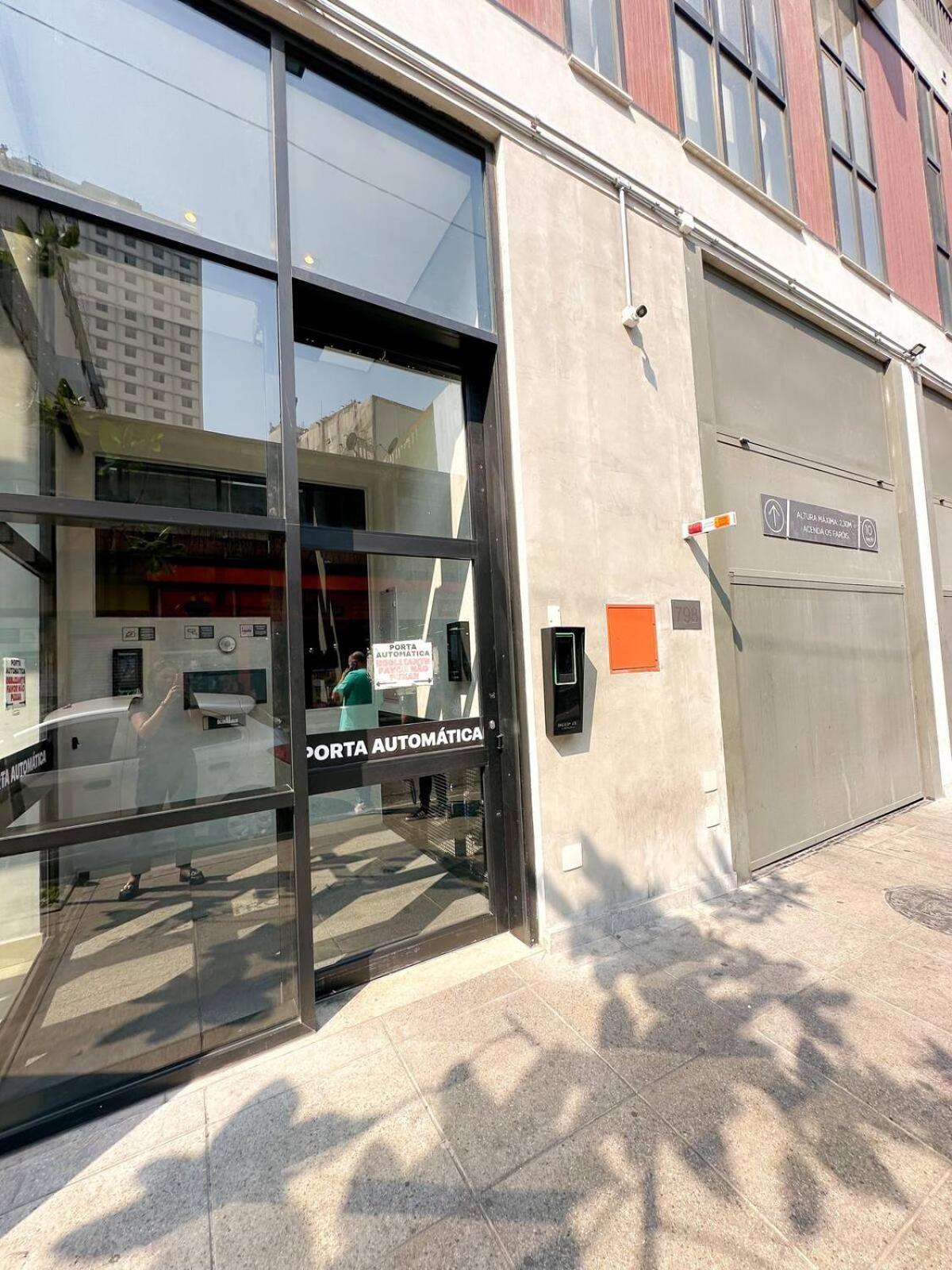 Novo No Centro, Em Frente Ao Metro Apartamento