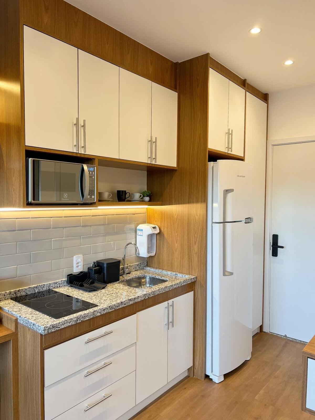 Modern, Equipped Studio, 3 Minutes From The Subway Apartamento