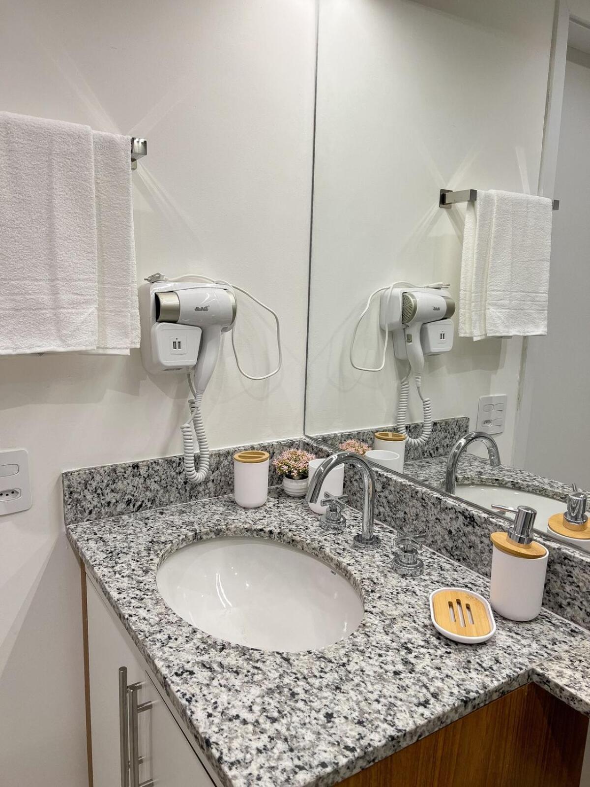 Modern, Equipped Studio, 3 Minutes From The Subway * São Paulo