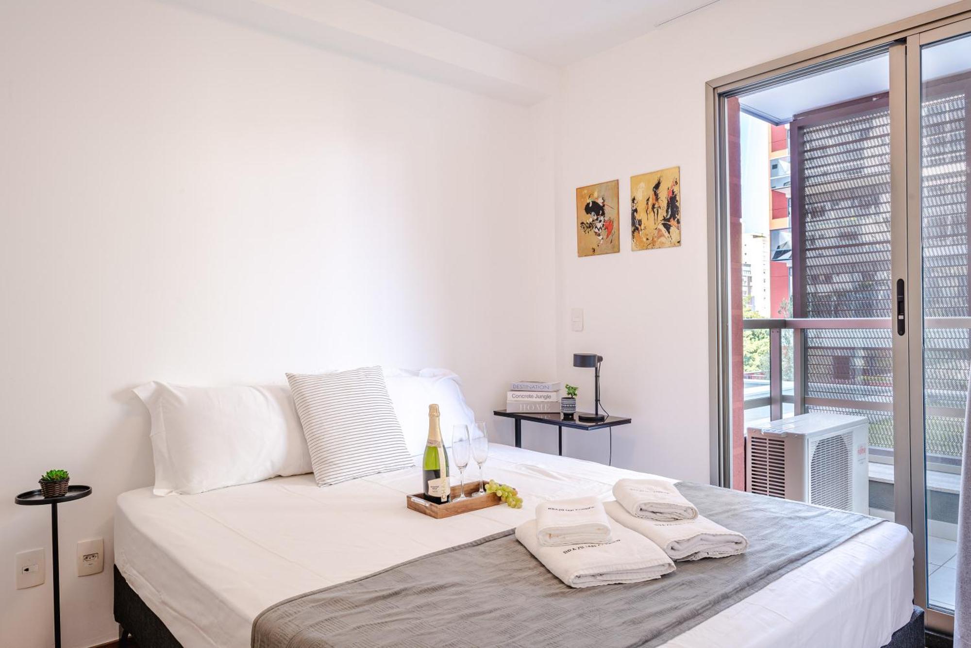 Pinheiros, Piscina, Ac, Vaga| Brazilian Corner Apartment *