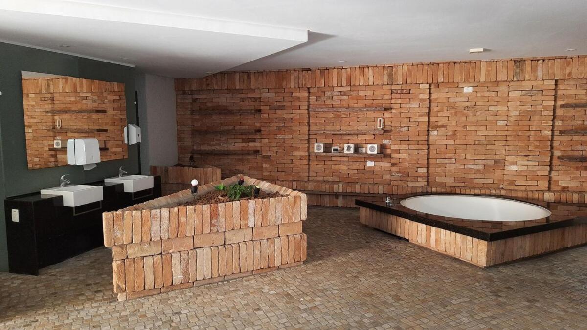 Jardins, Design, Leisure & Garage