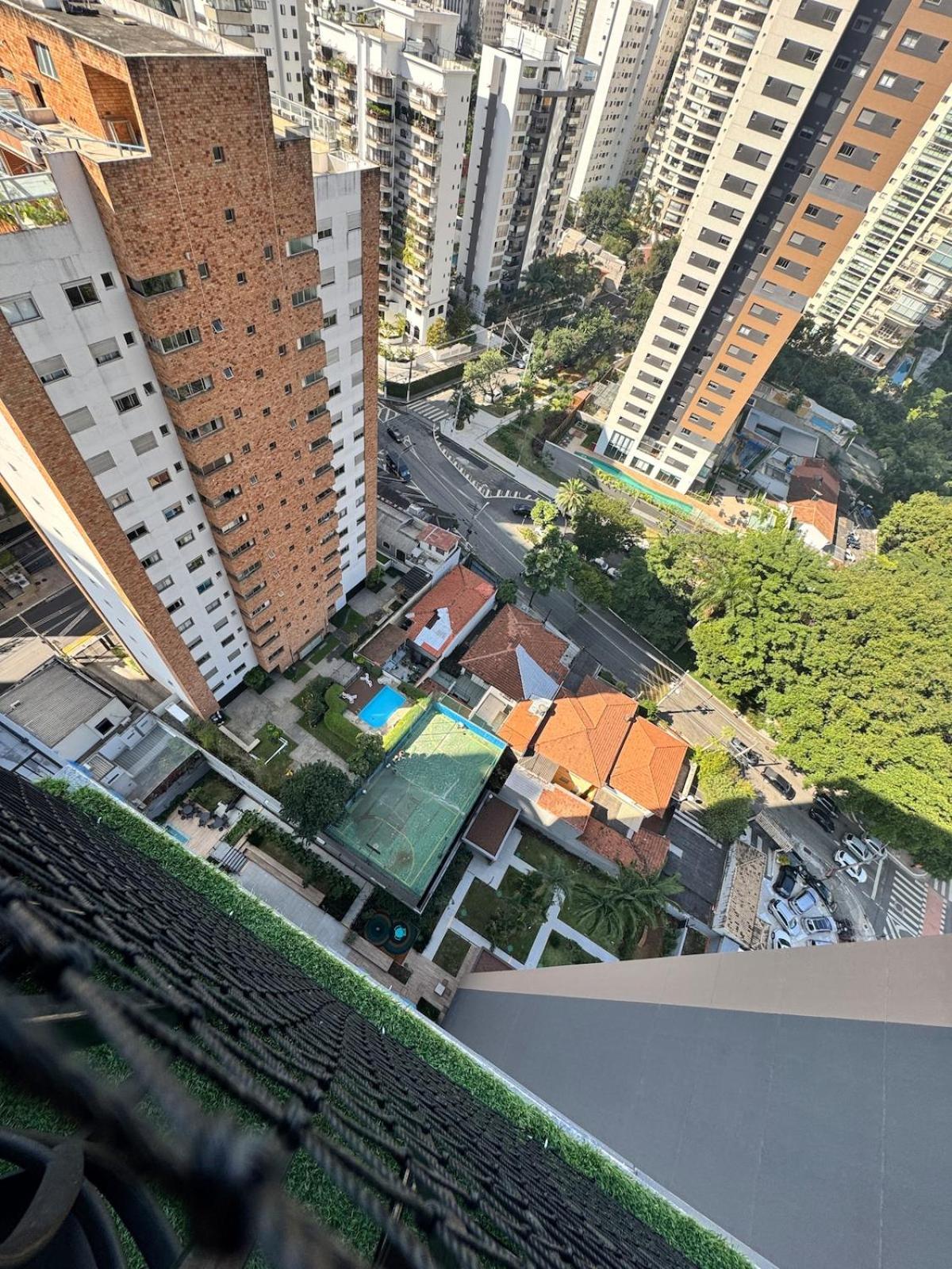 22nd Floor With Pool *