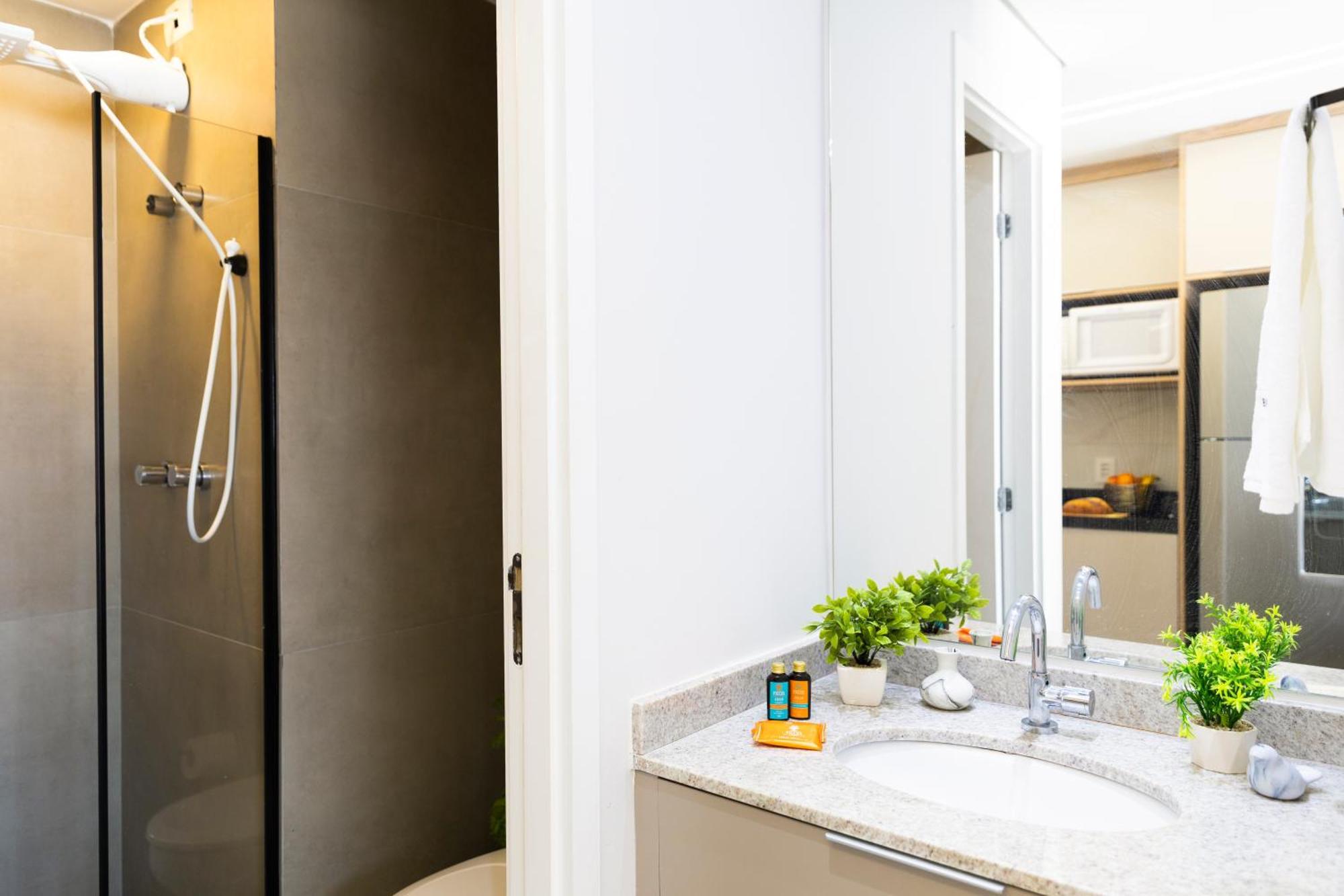 Piscina, Academia, Ac ,cama Queen|brazilian Corner Apartment *