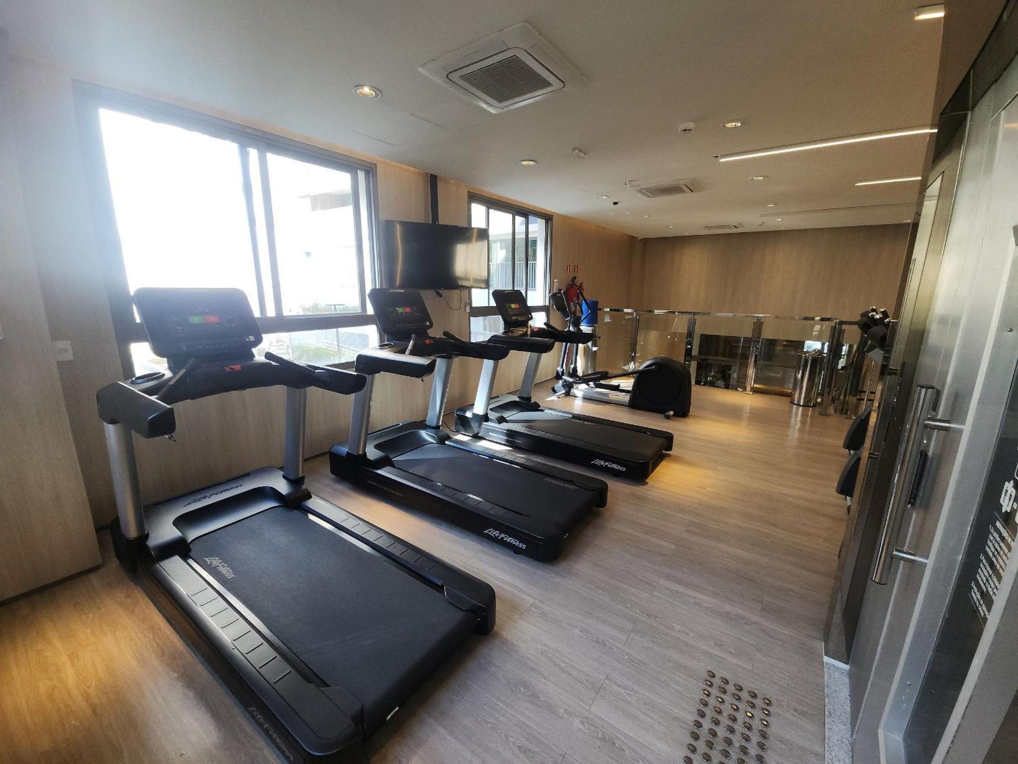 Estudio Em Cond. C/ Piscina No Paraiso Zah0811
