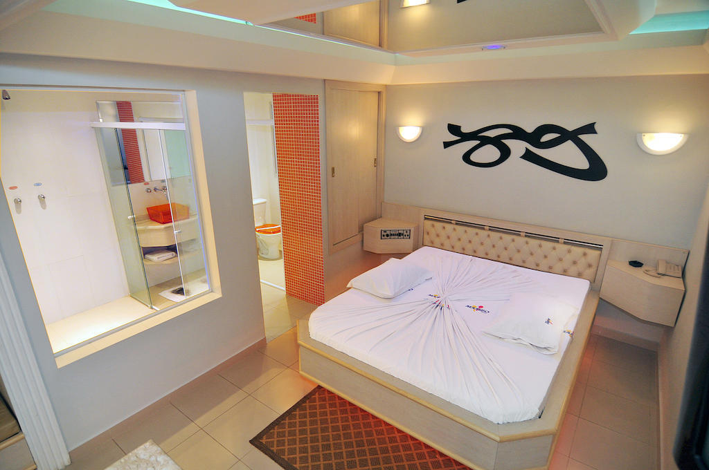 Hotel do amor Mambo - Adults Only *