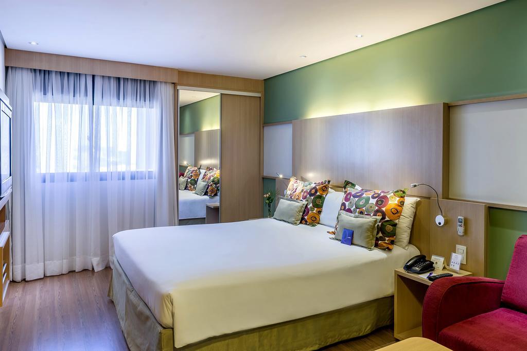 Mercure Nacoes Unidas Hotel 4*