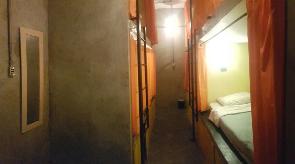 The Pod Sp & Bar Hostel *