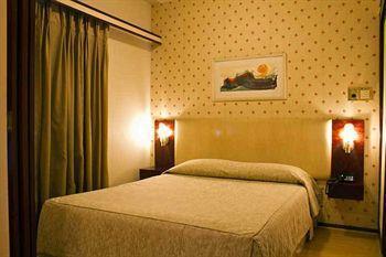 Le Premier Hotel 4*