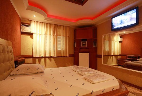 Deliriu'S Motel (Adults Only)