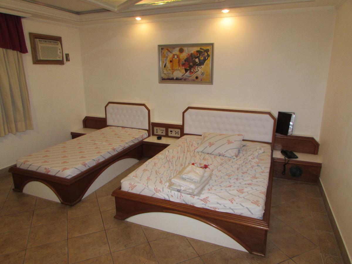 Pleasant Place 3*
