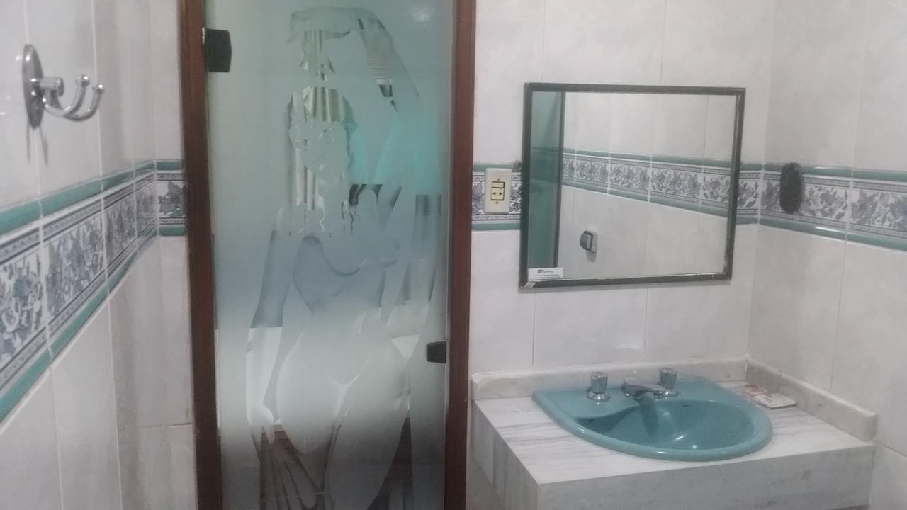 Love hotel America (adults Only)