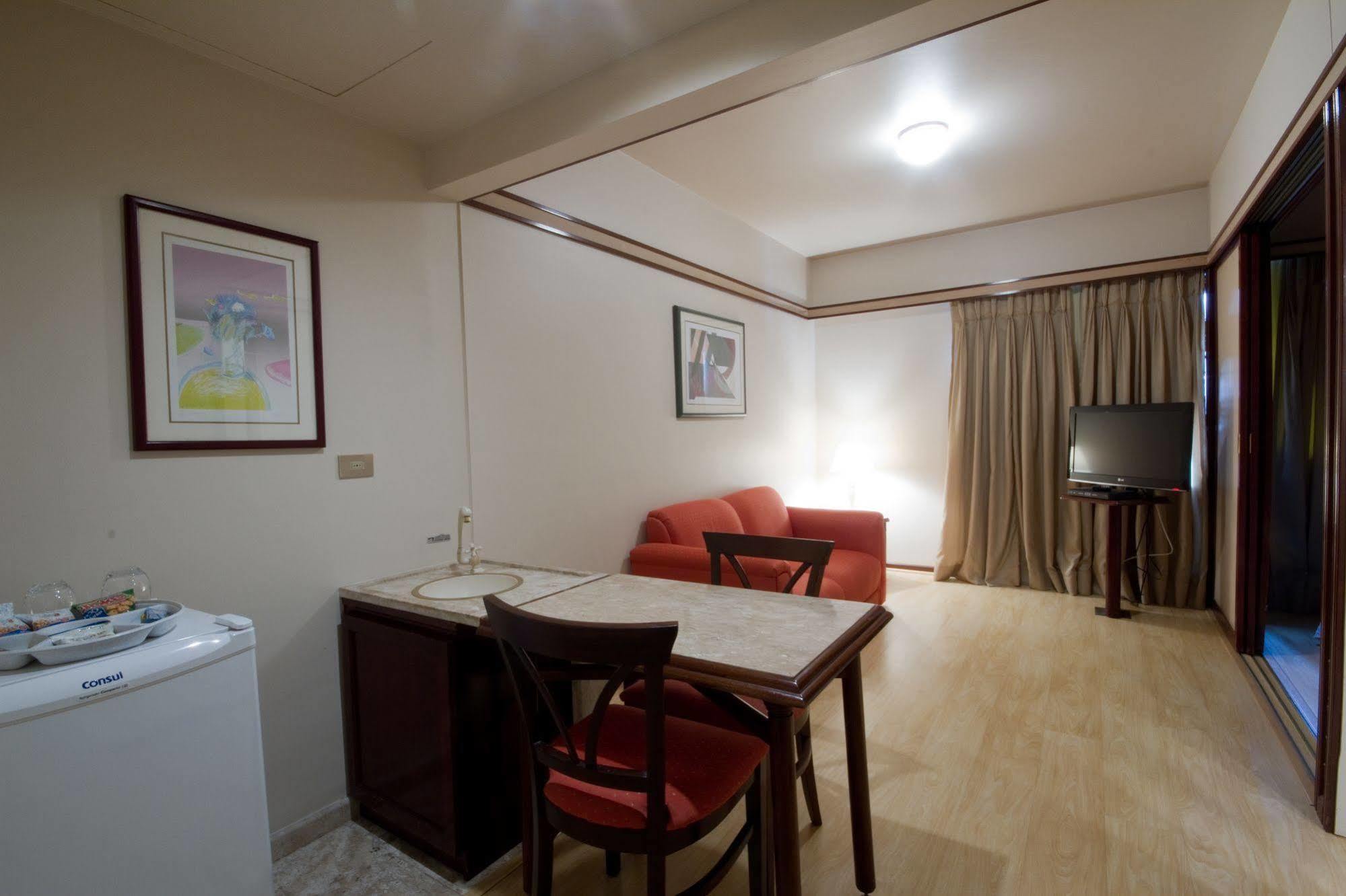 Le Premier Hotel 4*