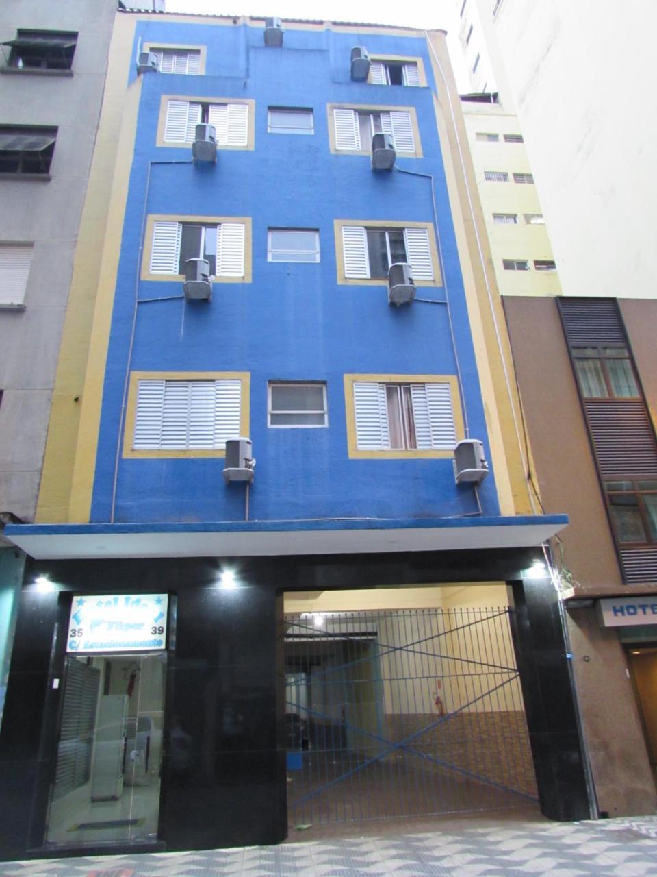 Hotel Ideal Fliper Com Estacionamento Gratis Para Carro Pequeno Altura Padrao 