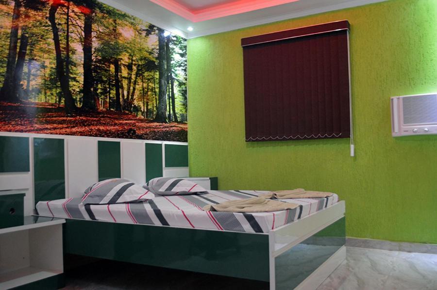 Gold Hotel