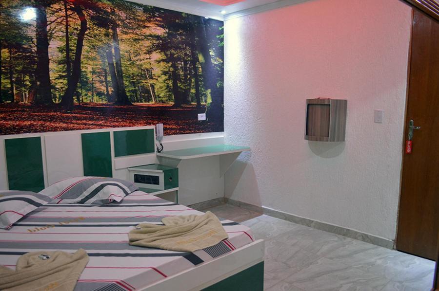 Gold Hotel