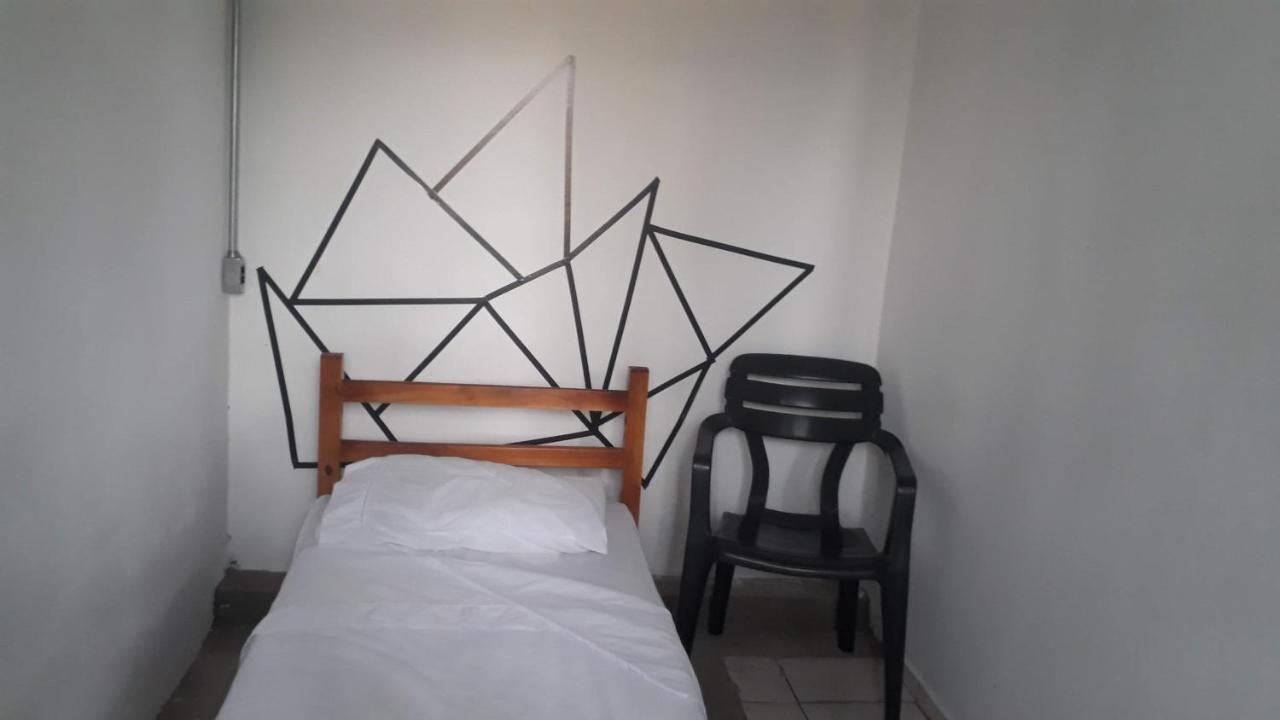 Hola Faria Lima Albergue *