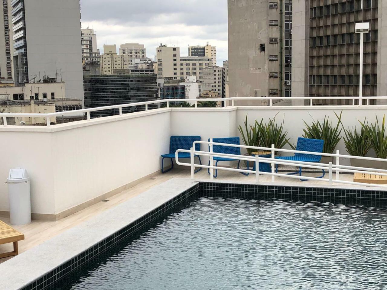 Apto Novo - Um Bloco Do Metro Republica Apartment *