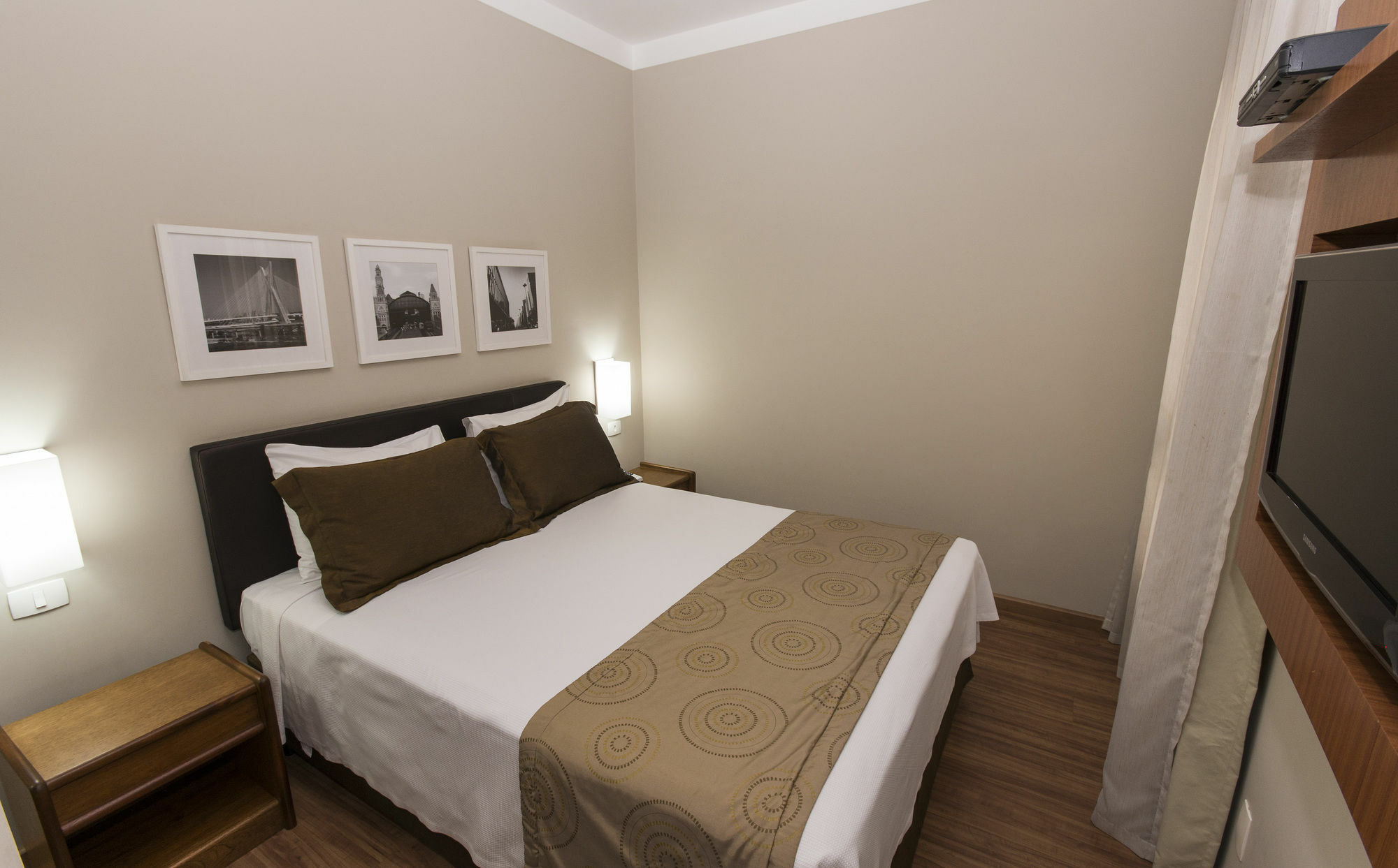 Hotel H4 Opera Jardins 4*