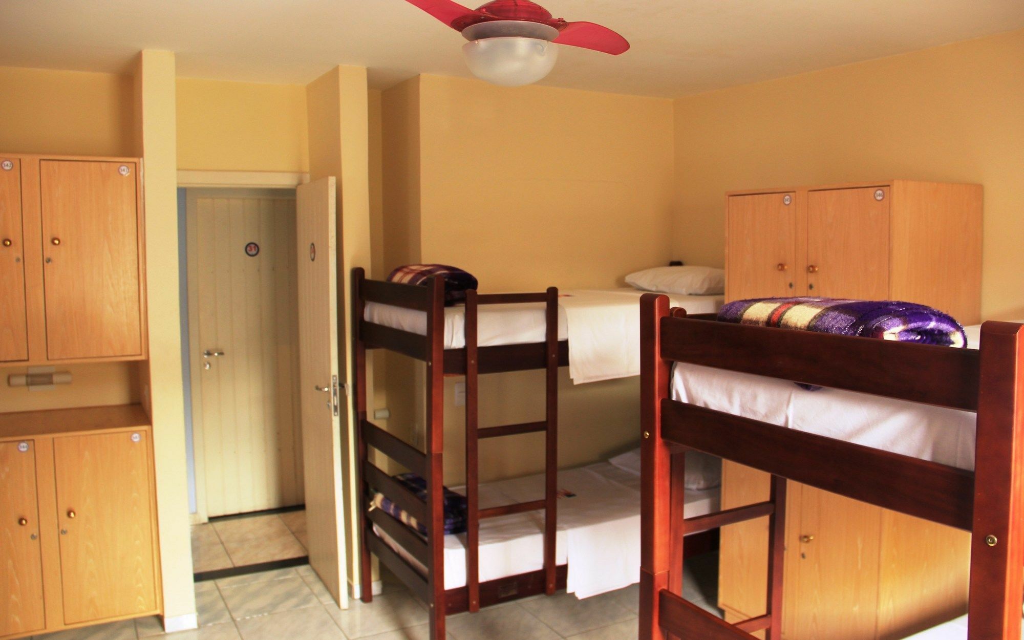 Dos Franceses Inn 2*