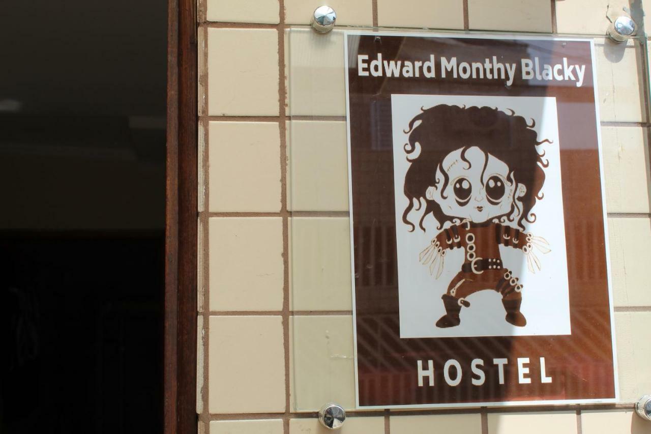 Edward Monthy Blacky Hospedagem domiciliar São Paulo