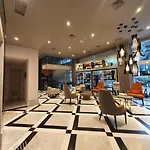 Lindo Apto com piscina e academia prox Av Paulista