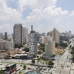 Studio mobiliado no Brooklin a 2 min do metrô