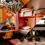 Garoa Hostel Party Bar