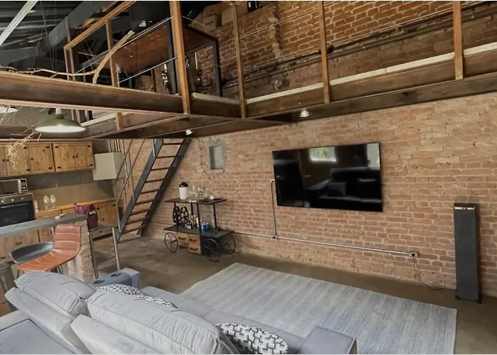 Casa Loft Industrial C/ Area Externa/Cama King/Churrasqueira
