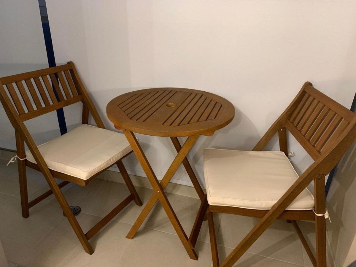 Lindo Studio Com Estacionamento E Internet ! Apartamento *