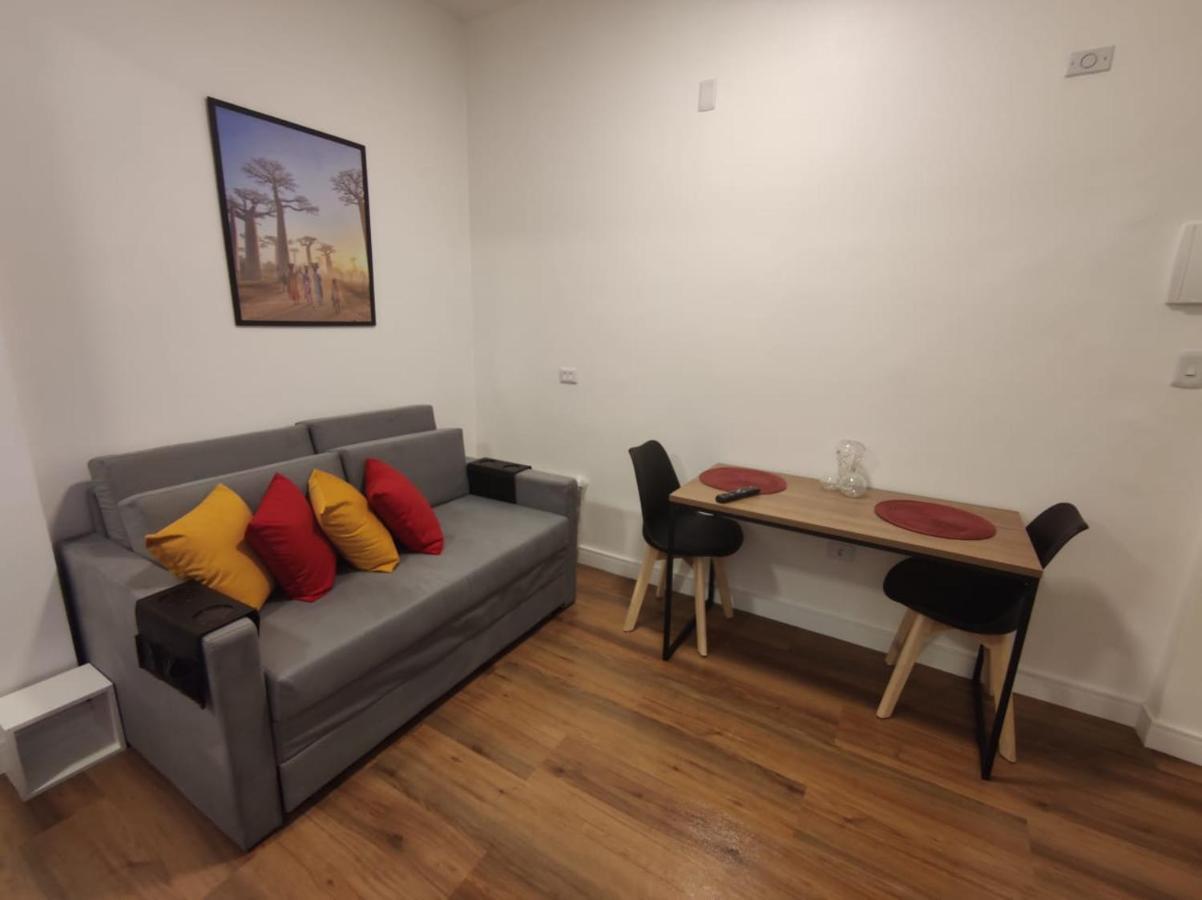 Vem Pro Arouche/republica -studio- 4 Min Do Metro Apartment *