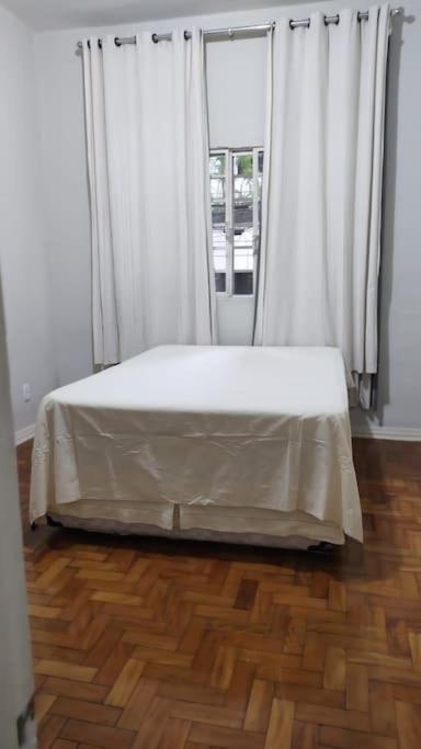 Apartamento Av Paulista Apto Mobiliado Tv's, Wi-fi. Etc São Paulo