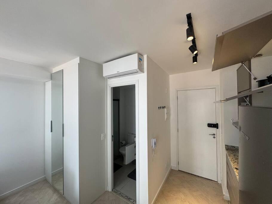 Completo Ar Cond Pinheiros - Sp Apartamento São Paulo