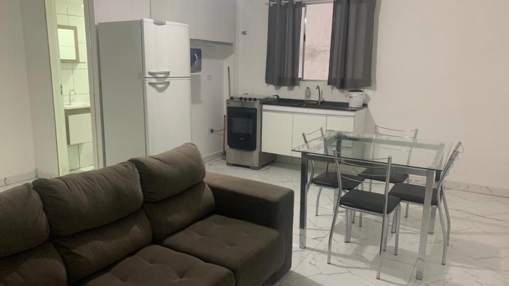 Espacoso Com 02 Quartos Em Zona Norte Apartment