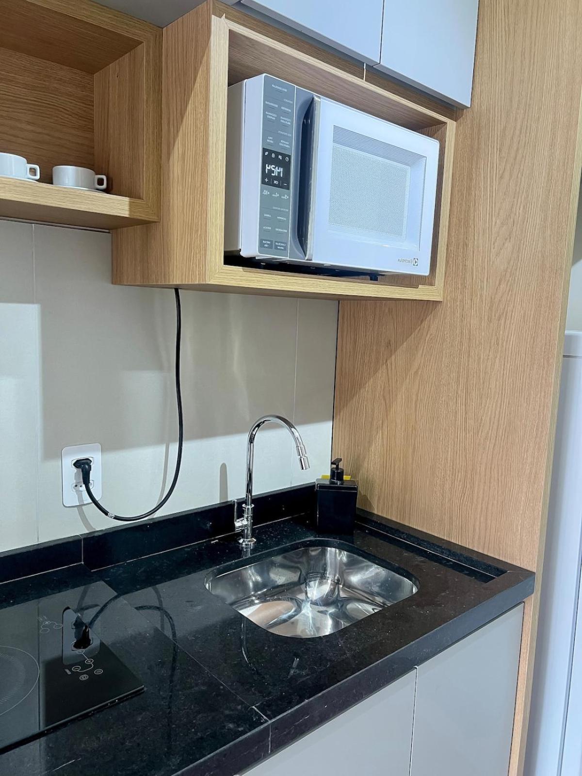 230 Meters From The Subway, 5 Minutes From The Consulate *