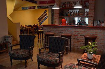 Escambo Hostel *