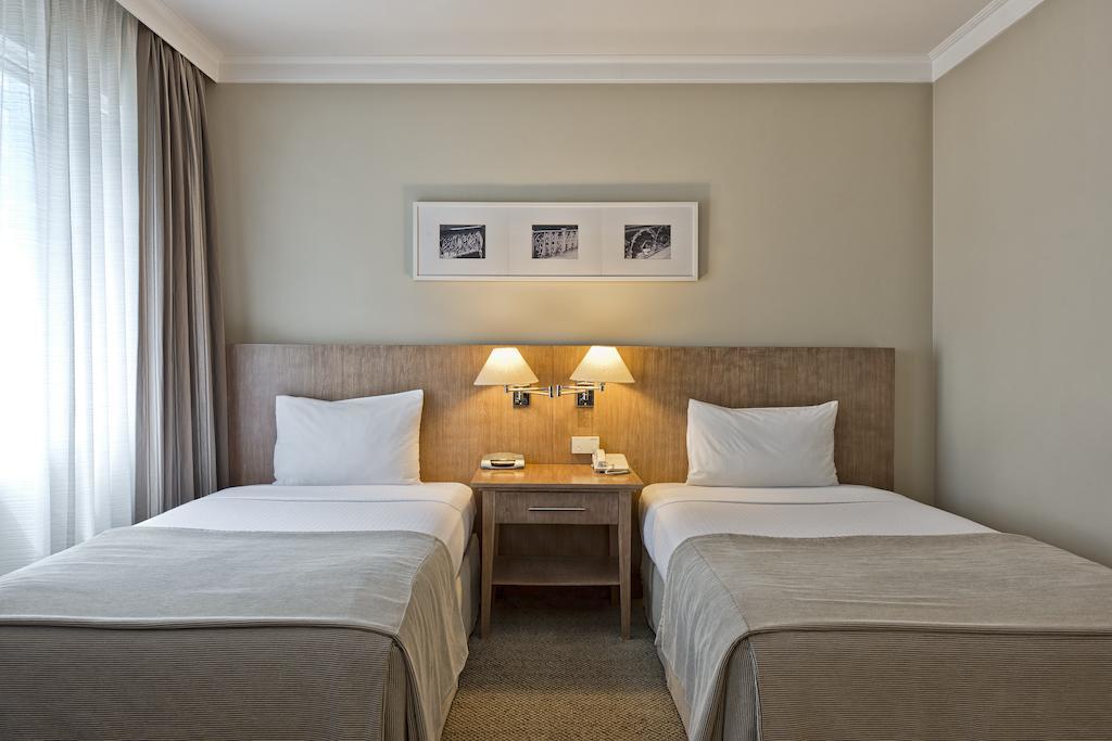 Hotel Tryp Berrini 4*