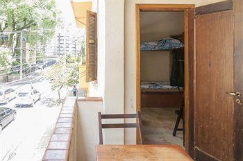 Escambo Hostel *