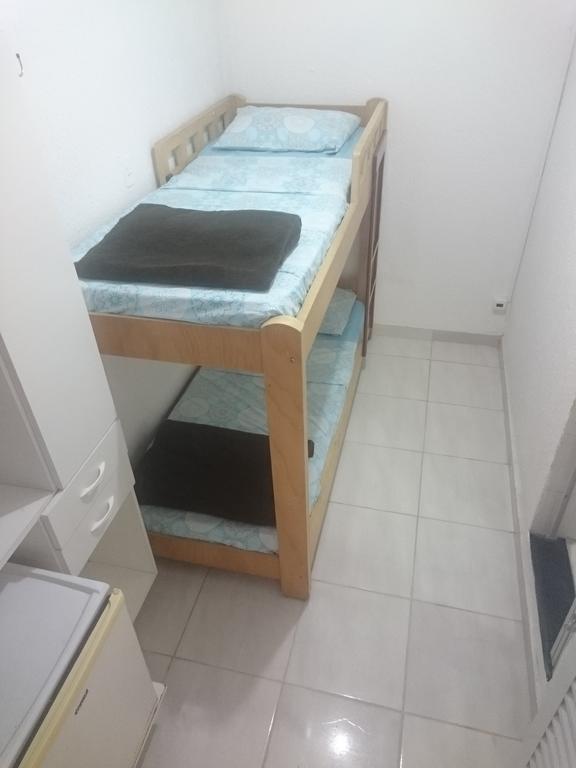 Red Phoenix Hostel *
