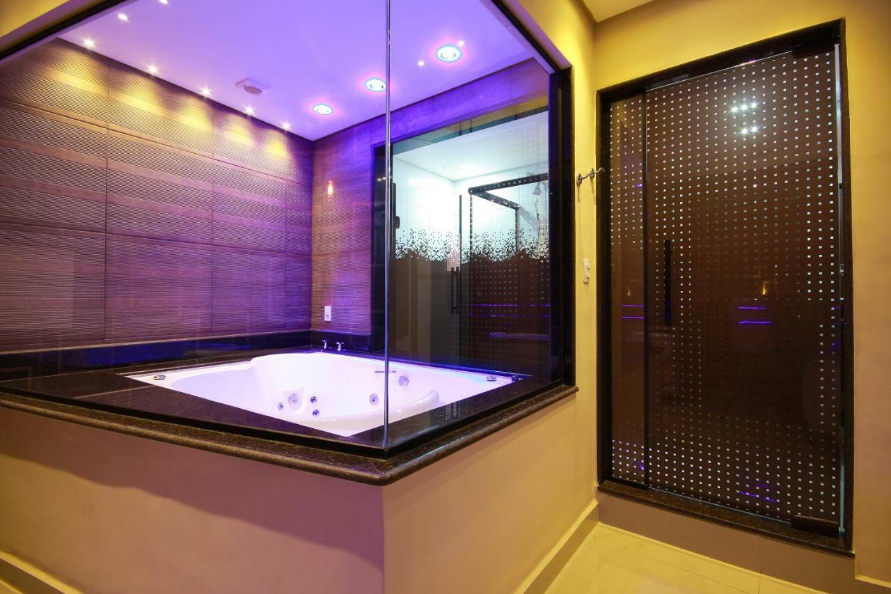 Las Brisas Love hotel