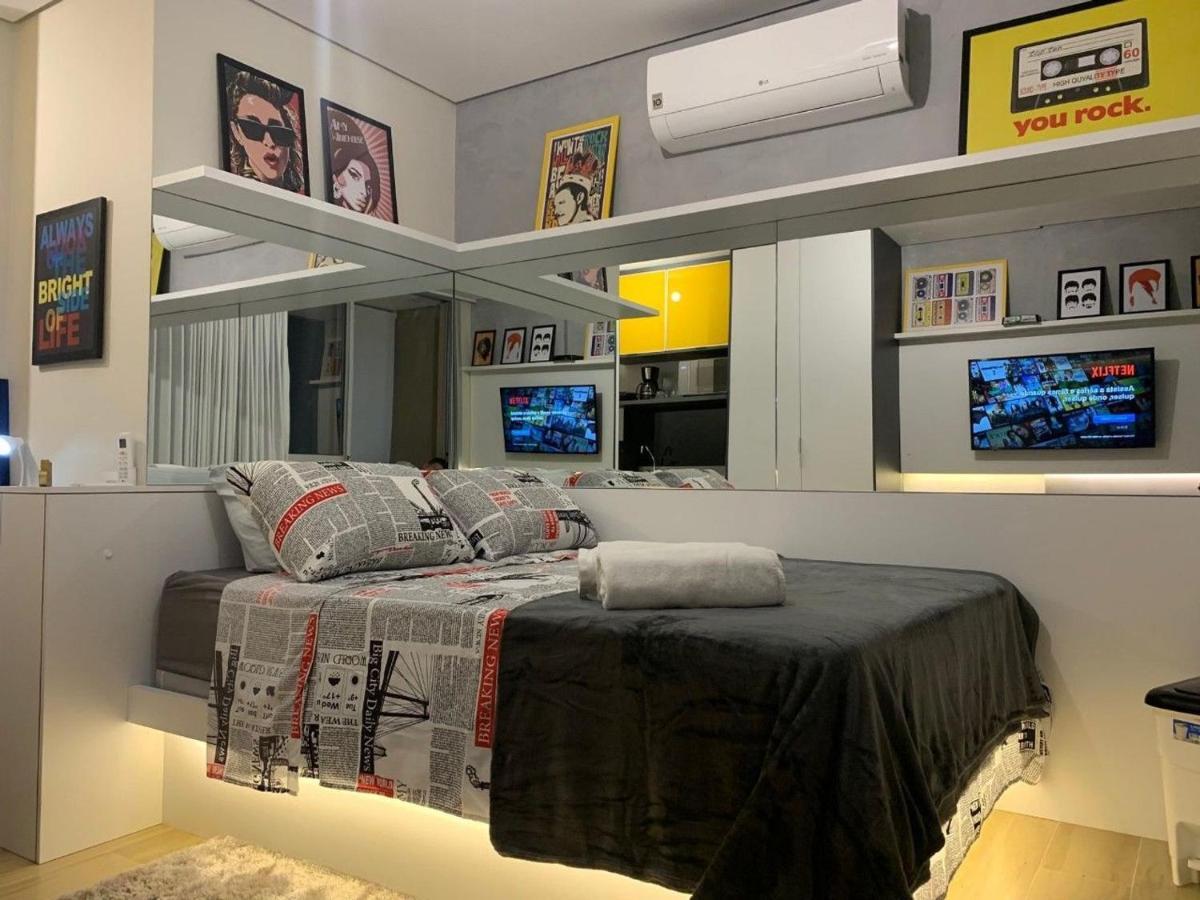 Apartamento Lindo Studio Com Estacionamento E Internet ! *