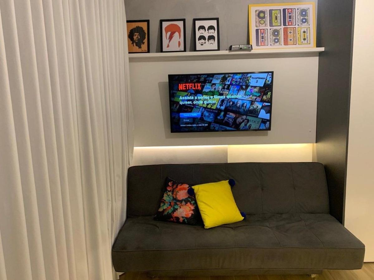Apartamento Lindo Studio Com Estacionamento E Internet ! *