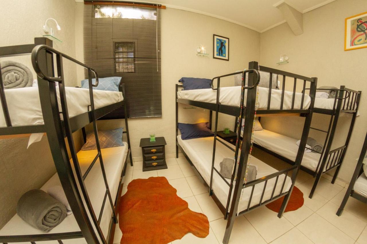 Casa de hóspedes Oba Santana - Quartos E Suites - Privativos