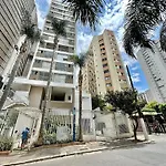 Rua Paim - Garagem, Ar Condicionado E Piscina