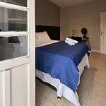 Apto Com Dois Quartos, Pertinho Do Metro Faria Lima