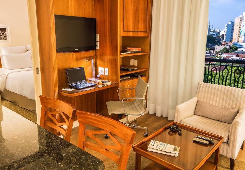 Hotel Marriott Executive 4*